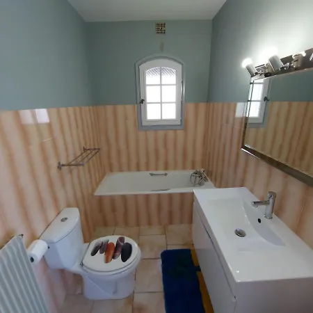 Le Neflier Vakantiehuis Fréjus